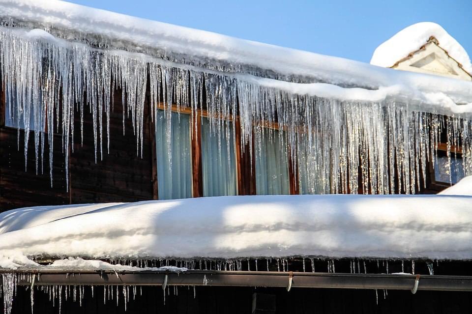What Are Ice Dams? (Causes, Prevention, and Solutions) - Rescue My Roof